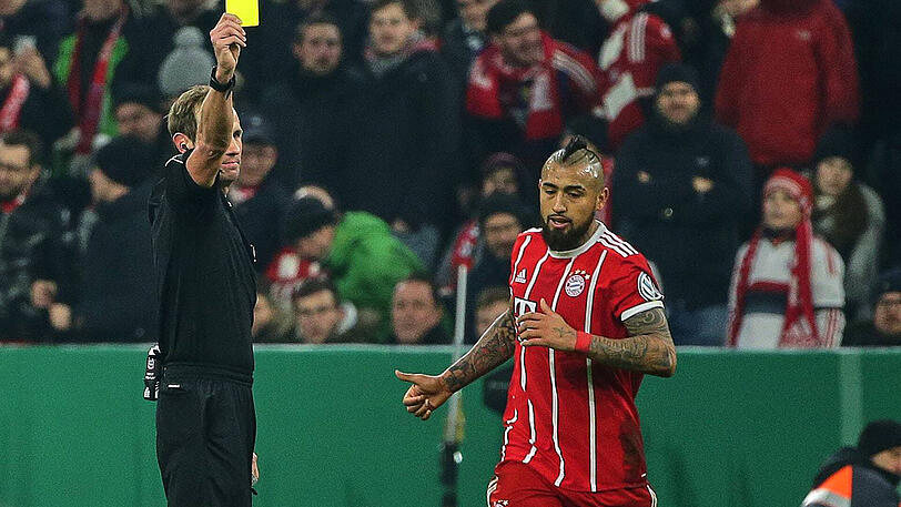 Der Kartensammler der Saison: Arturo Vidal. Der Titel "Rowdy der Saison" wurde anderweitig vergeben (Sandro Wagner), doch immerhin in einer Krawall-Kategorie ist Arturo Vidal ganz oben. Für Blutgrätschen, Beleidigungen, Tritte und sonstige Aktionen zum Leid des Gegenspielers sah der Chilene sechs Gelbe Karten in der Liga. Gegen Wolfsburg fehlte er gelbgesperrt.