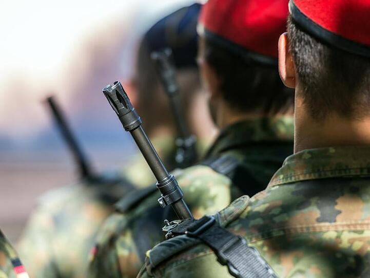 Die Bundeswehr hatte zum Jahreswechsel exakt 183.667 Soldaten.