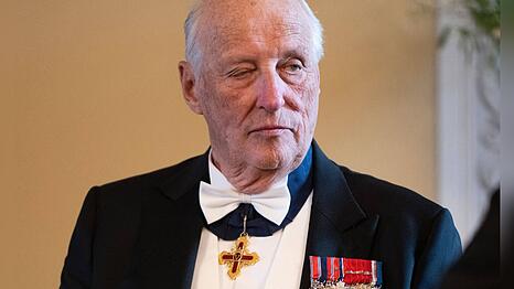 K&ouml;nig Harald k&auml;mpft seit Jahren mit verschiedenen gesundheitlichen Beschwerden. Nun muss er erneut von seinem Sohn Haakon vertreten werden.