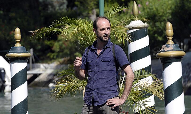 Der italienische Regisseur Alessandro Rak kommt am Lido an. Er wird seinen Film "L'arte della Felicita" außer Konkurrenz auf dem Festival zeigen.