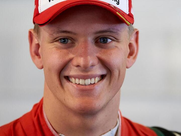 Wird für Ferrari und Alfa Romeo in der Formel 1 testen: Mick Schumacher.