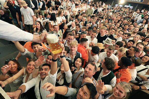 Tausende Komparsen gesucht f&uuml;r einen Netflix-Wiesn-Film. (Symbolbild)