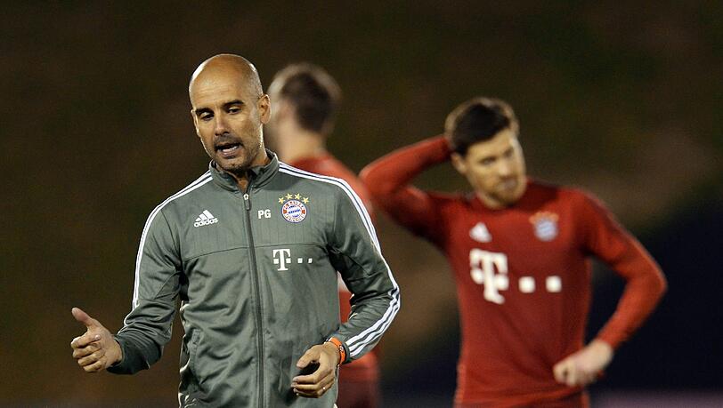 Die Bilder vom ersten Bayern-Trainig in Doha (Katar) Die Bilder vom ersten Bayern-Trainig in Doha (Katar)