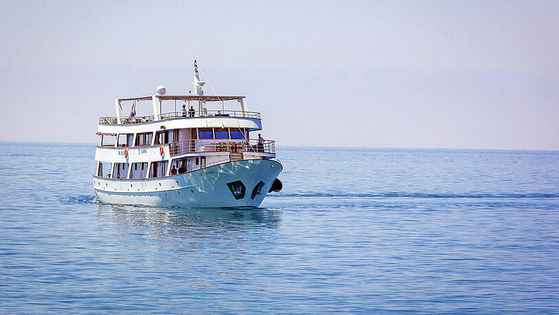 Die Yacht MY Vita und ihre Crew bringen Sie zu den schönsten Foto-Locations.