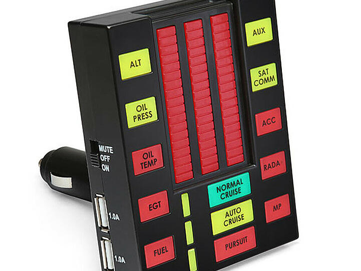 An den "Knight Rider K.I.T.T. USB Car Charger" können Sie verschiedene Geräte per USB anschließen