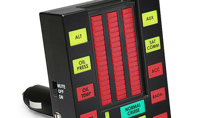 An den "Knight Rider K.I.T.T. USB Car Charger" können Sie verschiedene Geräte per USB anschließen An den "Knight Rider K.I.T.T. USB Car Charger" können Sie verschiedene Geräte per USB anschließen