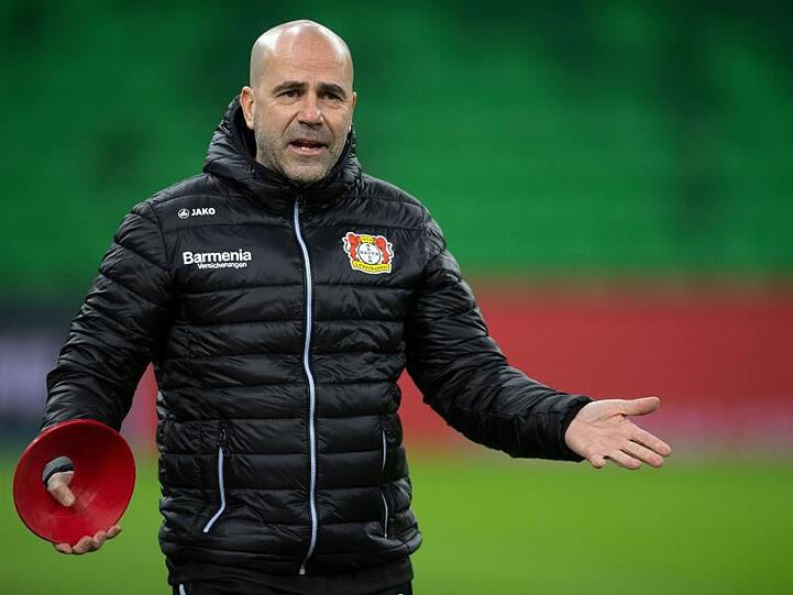 Gibt sein Comeback auf internationaler Bühne: Bayer-Coach Peter Bosz.