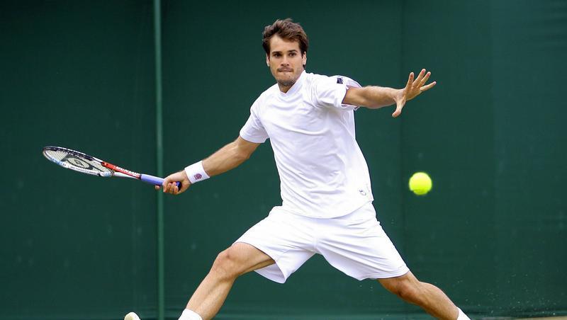 Thomas Haas ist gegen Tommy Robredo auf der Höhe. Thomas Haas ist gegen Tommy Robredo auf der Höhe.