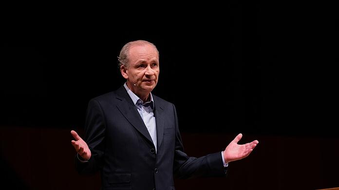 Ferdinand von Schirach, Schriftsteller, steht im Rahmen des Literaturfestivals lit.Cologne Spezial auf der Bühne im Funkhaus.