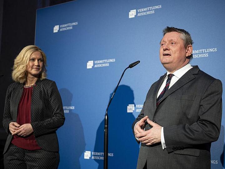 Mecklenburg-Vorpommerns Ministerpräsidentin Schwesig und Unionsfraktionsvize Gröhe sind die Verhandlungsführer im Vermittlungsausschuss.