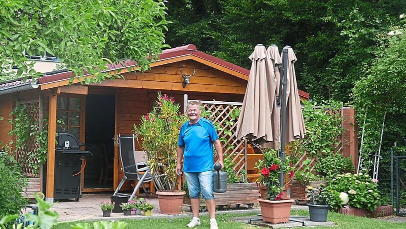 Nicht nur mit der Wally kann es bald vorbei sein. Auch die Kleingärtner wie Sigi Korber (67), einst Fahnenträger im Männergesangsverein, sorgen sich. Nicht nur mit der Wally kann es bald vorbei sein. Auch die Kleingärtner wie Sigi Korber (67), einst Fahnenträger im Männergesangsverein, sorgen sich.