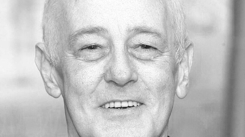 John Mahoney (77): Der englisch-amerikanische Schauspieler starb ab 4. Februar während eines Krankenhausaufenthalts in Chicago.