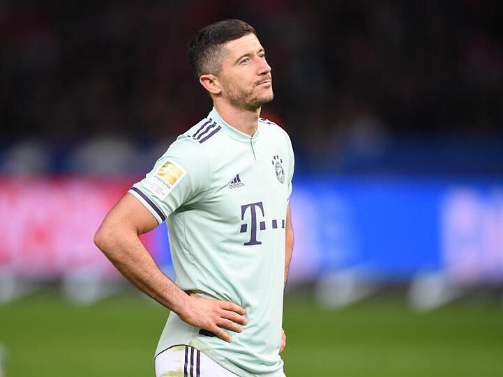 Münchens Robert Lewandowski zeigt sich zum Spielende enttäuscht. Foto: Soeren Stache/Archiv