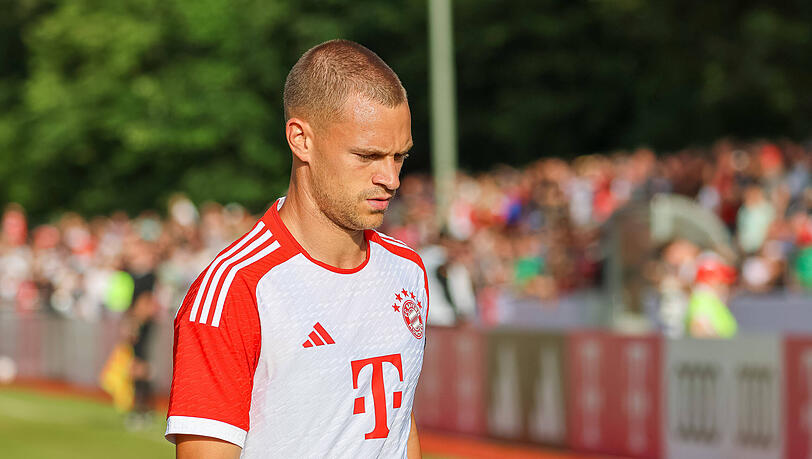 Plötzlich soll auch Bayern-Star Joshua Kimmich bei den Münchnern nicht mehr unantastbar sein.