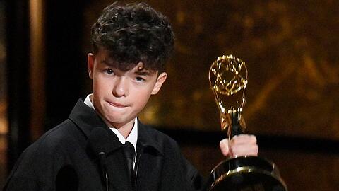 Großer Moment: Owen Cooper nahm in Los Angeles einen Emmy Award für seine Rolle in "Adolescence" entgegen.