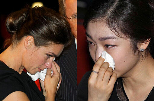 Tränen der Trauer, Tränen der Freude: Kati Witt (l.) nach dem Aus für München, ihre Eiskunstlauf-Kollegin Kim Yuna aus Korea bringt der Erfolg zum Weinen.