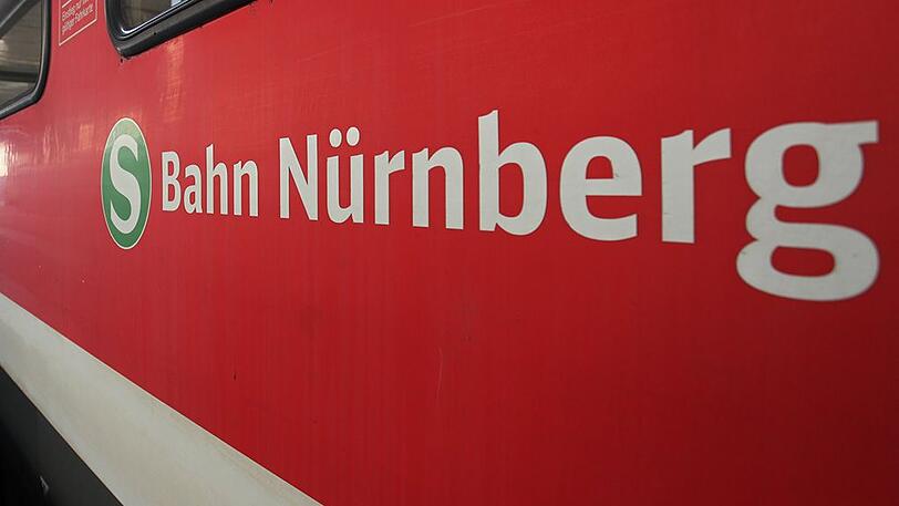 Lebensgefährlicher Streit auf Nürnberger S-Bahn-Gleisen. (Symbolbild)