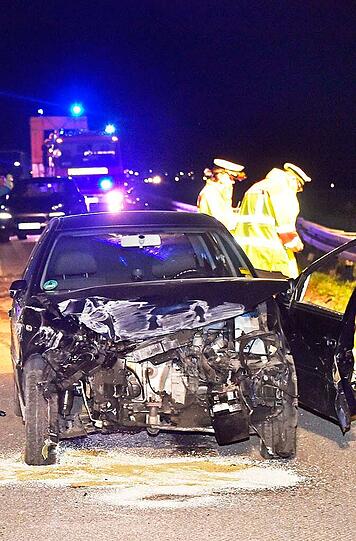 Am Freitagabend starb eine Frau nach einem Unfall auf der A92. Die Bilder.