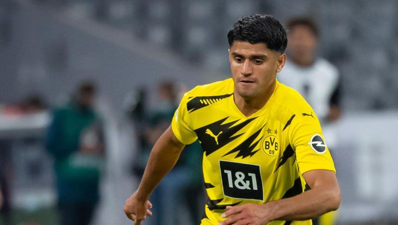 Darf auf seinen ersten Einsatz in der deutschen Fußball-Nationalmannschaft hoffen: Mahmoud Dahoud vom BVB spielt den Ball.