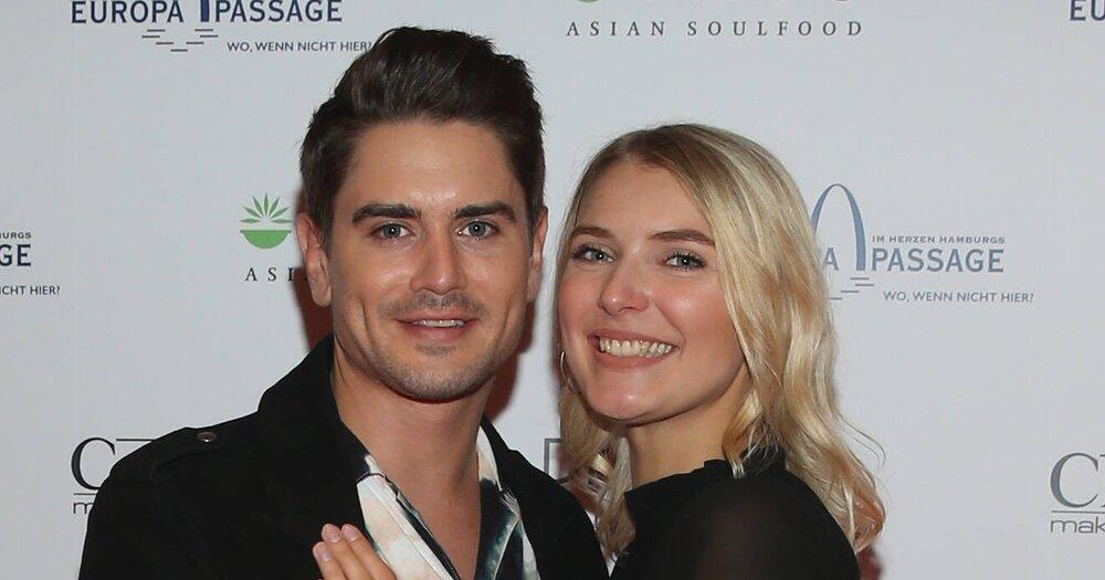 Dominik-Bruntner-Romantische-Verlobung-mit-Jolina-Fust