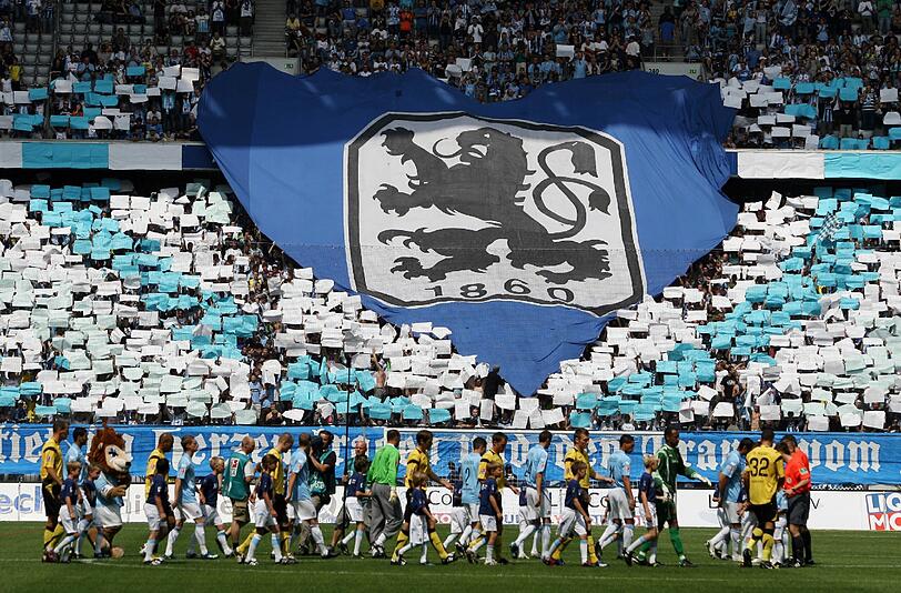 Auch die Sechzger könnens: Das Löwen-Herz in der Allianz-Arena.