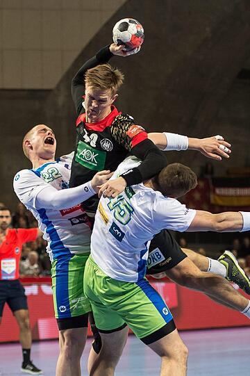 Niclas Pieczkowski (26, Linksaußen und Spielmacher): Durch die Ausfälle von Gensheimer und Michael Allendorf spielte der Spielmacher auch als Backup für Dahmke. Meist aber nur in einer Nebenrolle. 	Note: ohne Bewertung