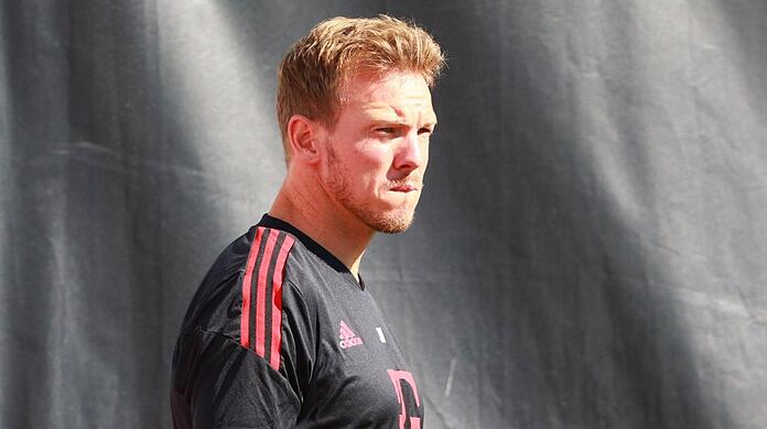 Angespannte Mienen beim Abschluss-Training: Die Lewandowski-Rückkehr beschäftigt die Bayern-Profis wie Kimmich, aber auch die Bosse um Nagelsmann und Salihamidzic mehr als sie zugeben wollen.