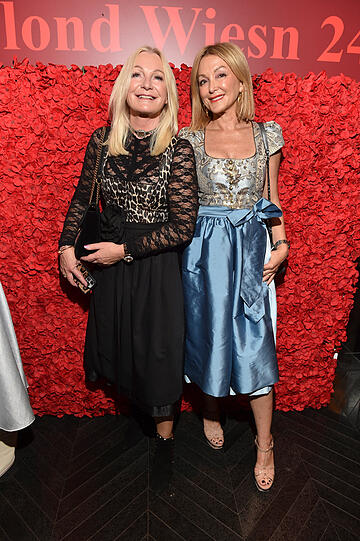 Dresscode blond: Da durften auch Kerstin Höller und Sibel Brozat nicht fehlen.