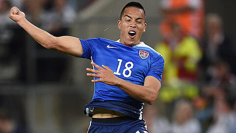 Bobby Wood feiert sein Siegtor beim 2:1 des US-teams gegen Deutschland.
