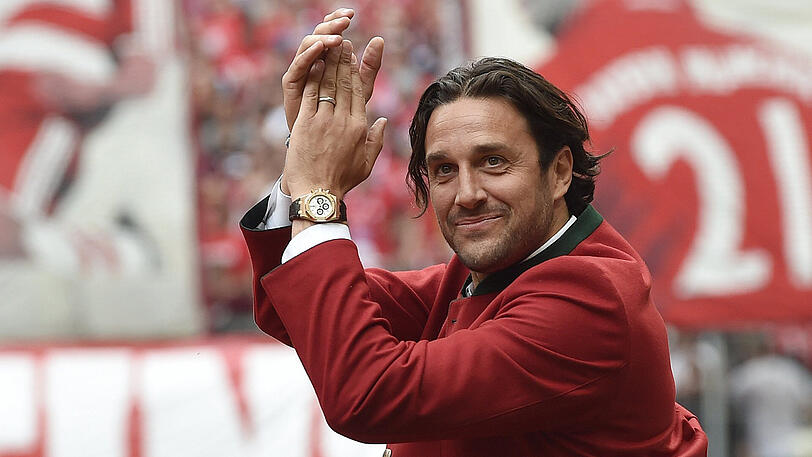 Emotionale Moment: Mit Philipp Lahm verlässt ein großer die Fußballbühne. Die Bilder vom Samstag - hier Ex-Bayern-Profi Luca Toni.