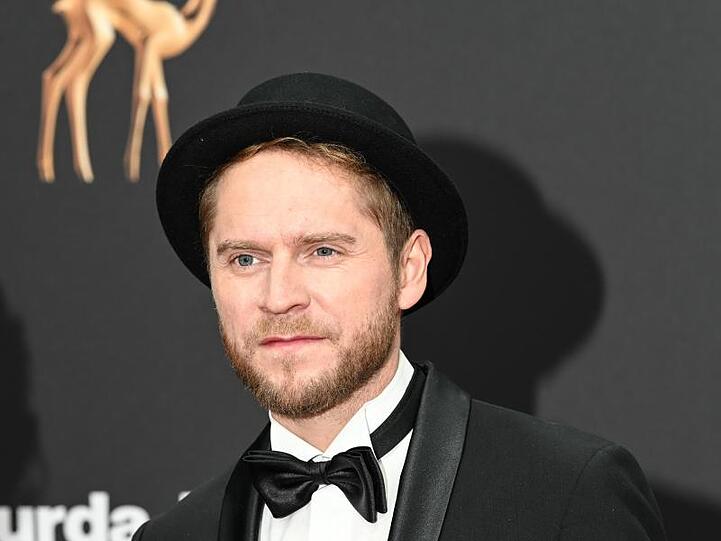 Mann mit Hut: Johannes Oerding bei der Bambi-Verleihung in Baden-Baden.
