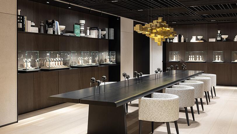 Das Interior-Konzept von Lissoni & Partners setzt Luxusuhren und hochwertigen Schmuck stilvoll in Szene. Das Interior-Konzept von Lissoni & Partners setzt Luxusuhren und hochwertigen Schmuck stilvoll in Szene.