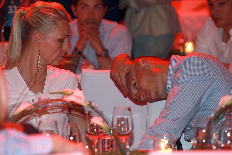 Bittere Niederlage für die Bayern: Beim Bankett war die Stimmung auf dem Boden. Die Bilder