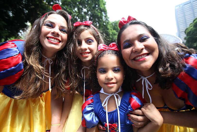 Eine Stadt im Ausnahmezustand: Hunderttausende Menschen feiern in Rio ausgelassen Karneval.