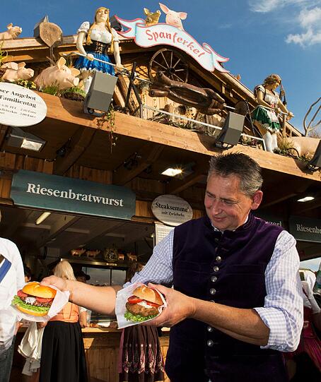 Weinzelt-Wirt und Fotograf Stephan Kuffler: Seine besten Wiesn-Bilder der vergangenen Jahre.