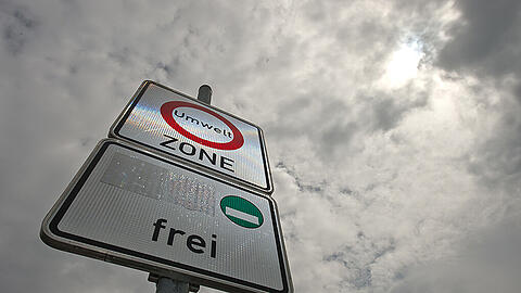 Umweltzone: Die Stadt steht von verschiedenen Seiten unter Druck, mehr für saubere Luft zu tun.