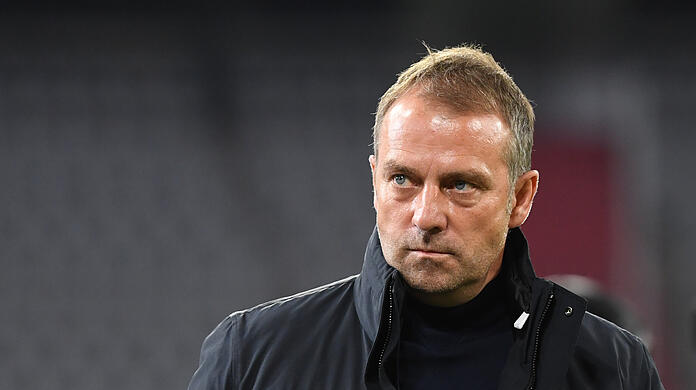 Hansi Flick hält die Kritik an Joachim Löw für überzogen.