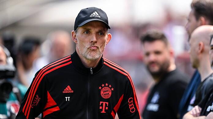 13 Pflichtspiele als Trainer des FC Bayern, nur sechs Siege, dazu zwei Remis und fünf (!) Niederlagen: Thomas Tuchel, der nach der Supercup-Pleite gegen RB Leipzig ratlos war, muss rasch Lösungen finden, um den FC Bayern wieder in die Erfolgsspur zu führen.