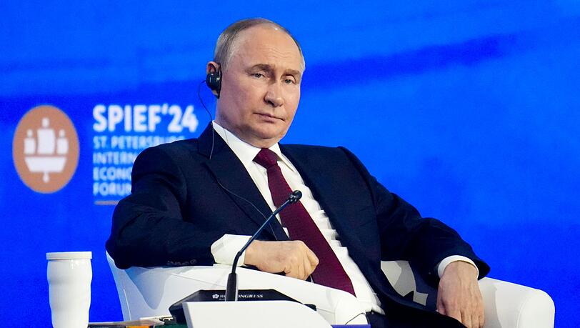 Die Ukraine begehe derzeit "terroristische Verbrechen", findet Kreml-Chef Wladimir Putin. (Archivbild) Die Ukraine begehe derzeit "terroristische Verbrechen", findet Kreml-Chef Wladimir Putin. (Archivbild)