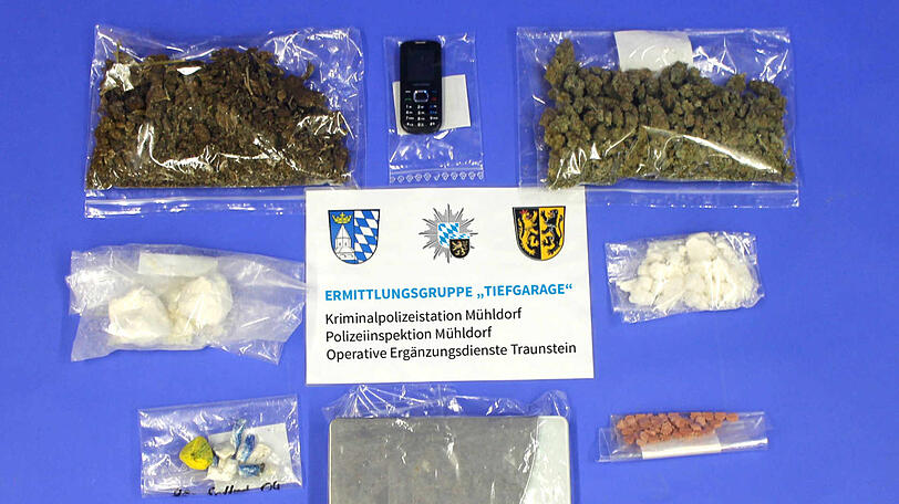 Die sichergestellten Beweismittel der Polizei Mühldorf am Inn.