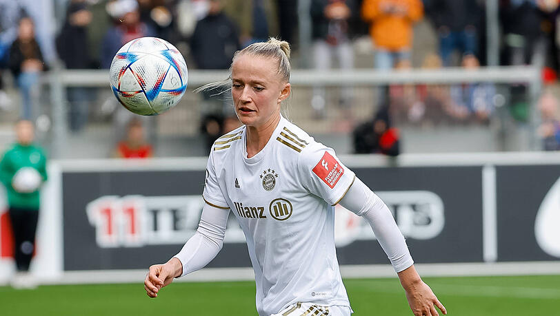 Lea Schüller trifft zum wichtigen 1:0 der FCB-Frauen gegen Freiburg.
