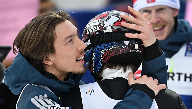 Erst glücklich, dann disqualifiziert: Johann André Forfang (l) und Marius Lindvik (r).
