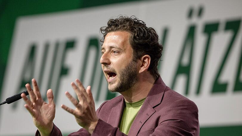 Der Grünen-Chef appelliert an die Union, den Weg für ein AfD-Verbotsverfahren freizumachen.