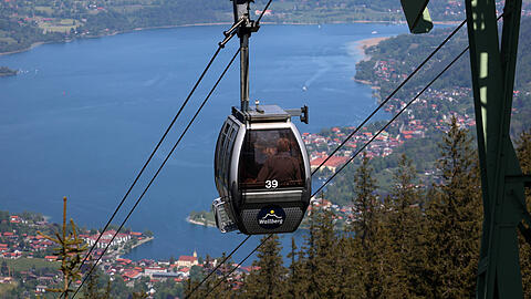 Mit der Wallbergbahn &uuml;ber dem Tegernsee: Zum 75-j&auml;hrigen Jubil&auml;um f&auml;hrt die Seilbahn an einem Wochenende zu Preisen wie in den 1950er Jahren.