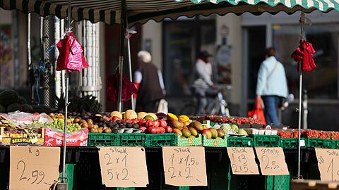 Nahrungsmittel haben sich in den vergangenen Monaten nur wenig verteuert. Allerdings kosten viele Produkte deutlich mehr als vor Jahren.