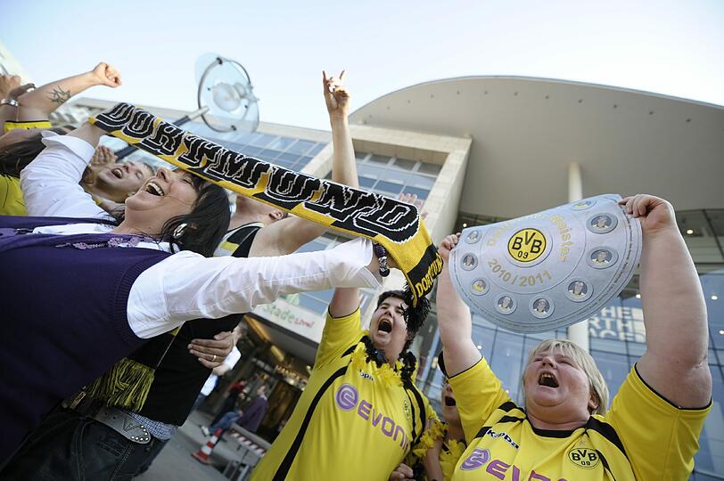 Ganz Dortmund feiert: Der BVB ist Deutscher Meister!