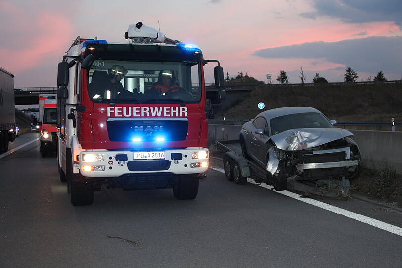 Horror-Crash auf der A 94: Bilder vom Unfallort.