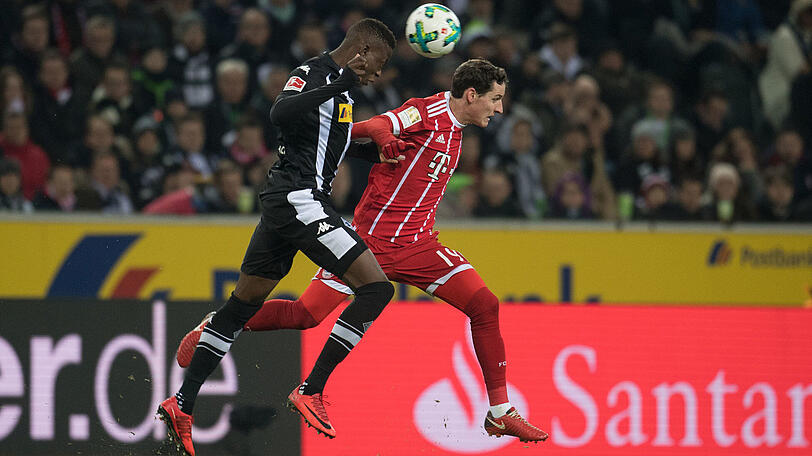 Sebastian Rudy: Note 5. Rund um den Mittelkreis ist sein Einsatzgebiet. Kombinierte und verteilte fleißig Bälle &ndash; wobei die Streuung doch recht groß war. Ganz passabler Fernschuss (29.), mehr Torgefahr war nicht. Insgesamt viel zu harmlos in seinem Spiel. In der Schlussphase verzichtbar, daher nahm ihn Heynckes nach 67 Minuten runter.