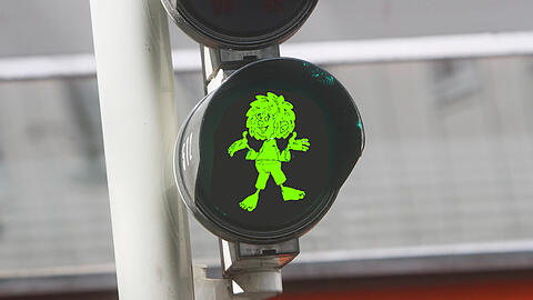 So könnten die Pumuckl-Ampeln im Lehel aussehen. Der Bezirksausschuss will sie an drei Kreuzungen umgestalten. Die Regierung von Oberbayern hat grünes Licht gegeben, das Mobilitätsreferat bleibt skeptisch.