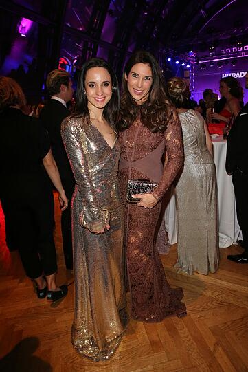 Stephanie Stumph mit Fernsehmoderatorin Alexandra Polzin.